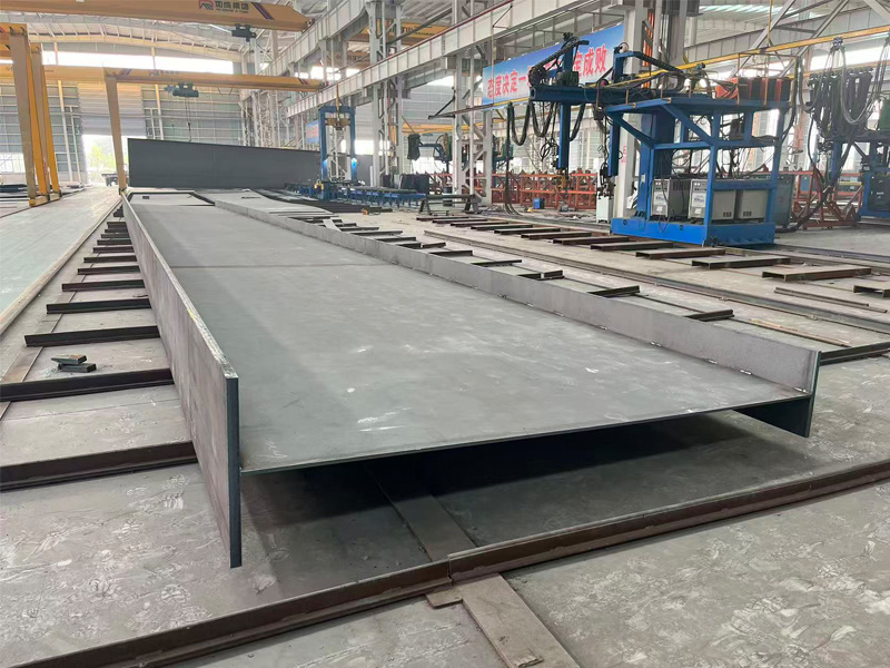 Key Production Steps: Assembling and Welding Crane Beams for Ausen Steel Plant