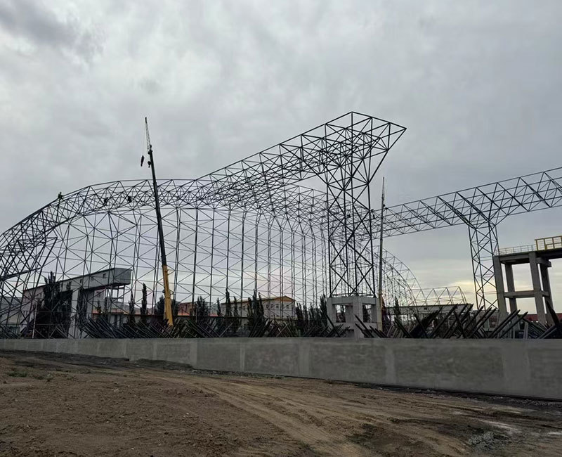 What are the preparations before steel structure installation welding?