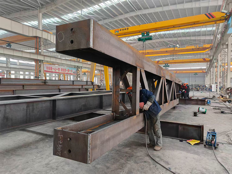 Aosen Workshop Project: Lattice Columns Move Through Assembly, Welding & Painting